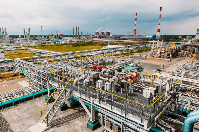 Устройство наливного эпоксидного пола ООО "ЗАПСИБНЕФТЕХИМ", S = 88600 кв.м.